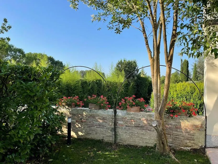 Carpineto1: Appartamento Con Giardino Vicino Siena Montecchio